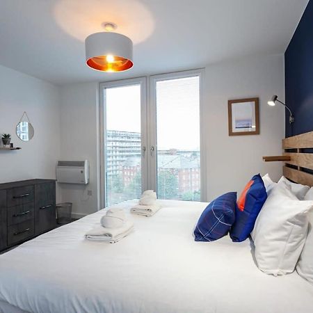 Stunning 2 Bed Flat 5Min To Old Trafford Stadium Manchester Exteriör bild