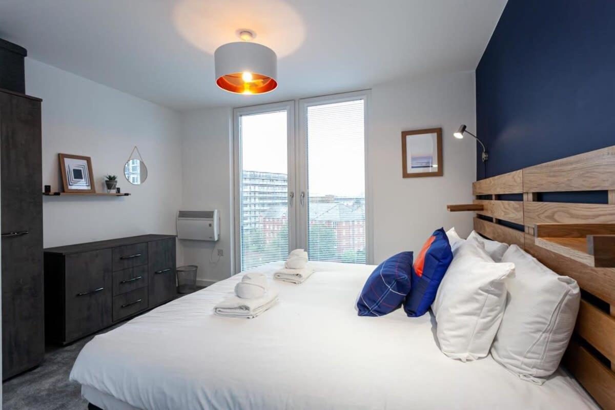 Stunning 2 Bed Flat 5Min To Old Trafford Stadium Manchester Exteriör bild