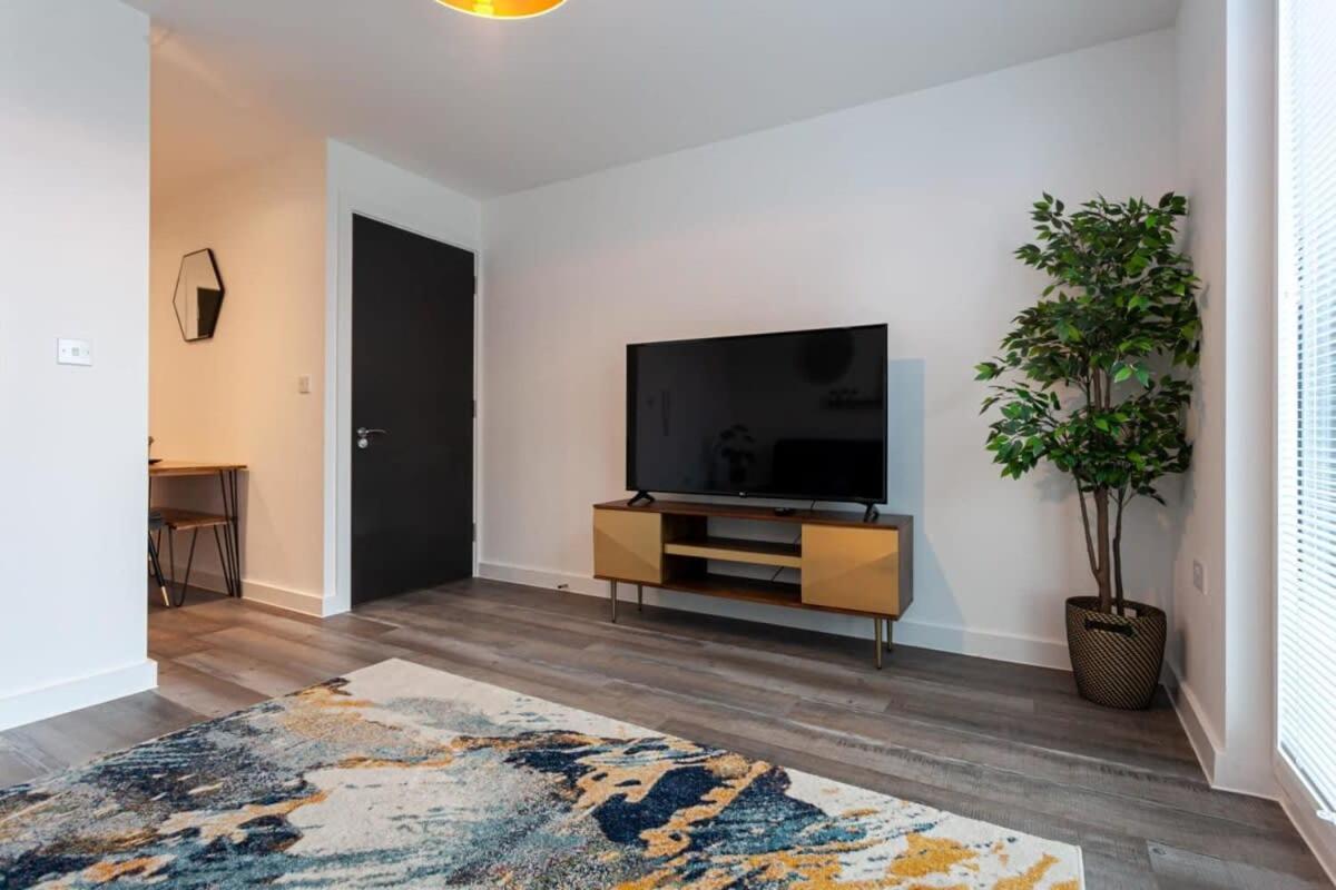 Stunning 2 Bed Flat 5Min To Old Trafford Stadium Manchester Exteriör bild